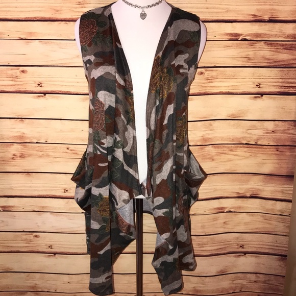 🆕 FREE!!! Draped Camo/Bronze Rose Cascade Vest - Picture 3 of 7